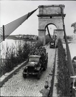 Camion américain pont St-Christophe - 10 mai 1945